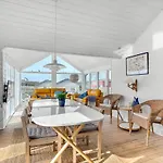 Stunning In With Kitchen Fanø