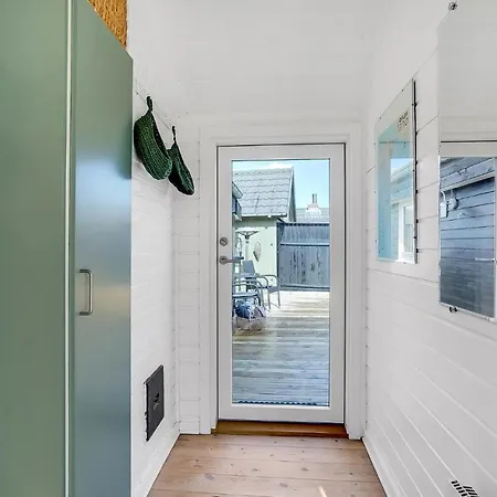 Stunning In With Kitchen