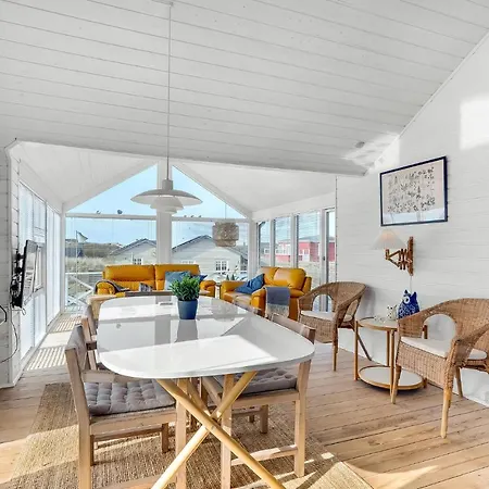 Stunning In With Kitchen Fanø