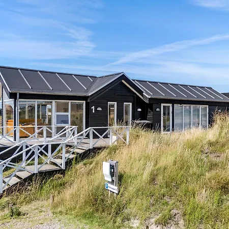 Stunning In With Kitchen Fanø