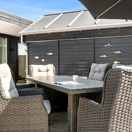 Stunning In With Kitchen