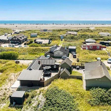 Semesterbostad Stunning In With Kitchen