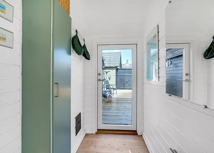 Stunning In With Kitchen