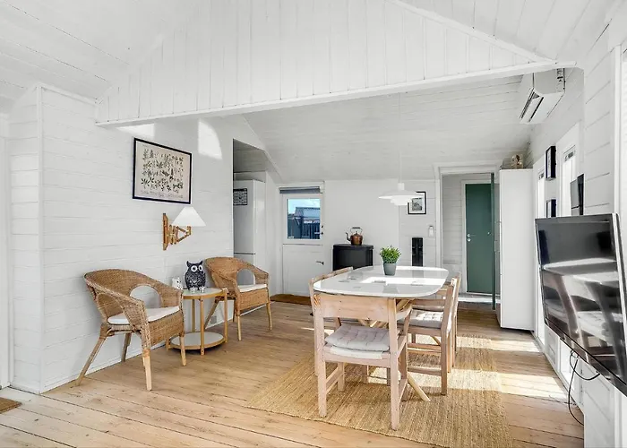 Stunning In With Kitchen Fanø