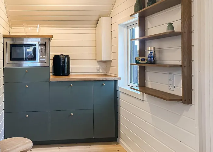 Stunning In With Kitchen
